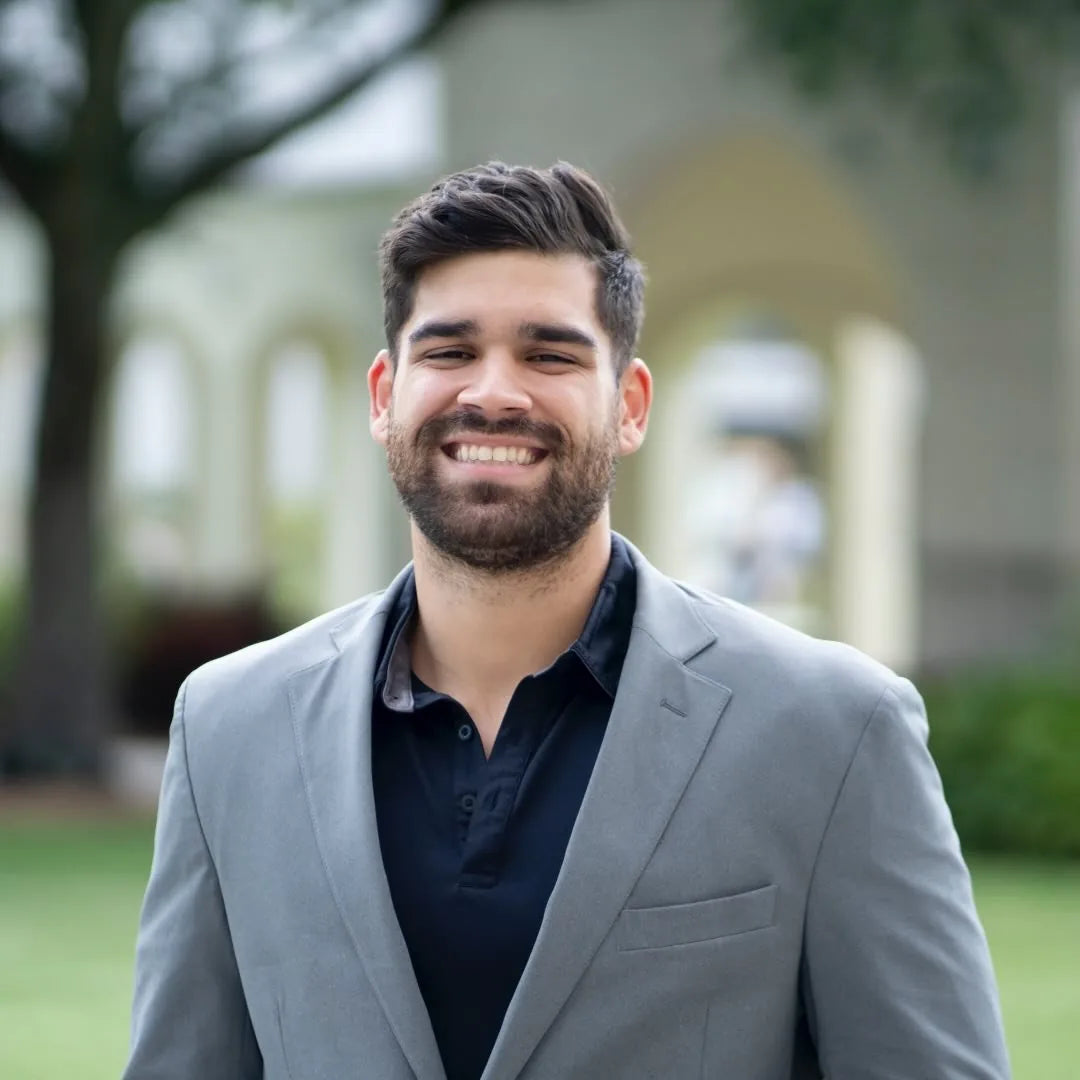 Portrait of Dr. Gabriel Ortiz, Doctor of Physical Therapy and founder of  DAILY DON™